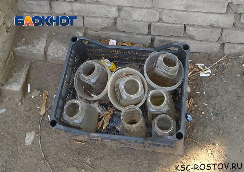 Ростовчанка жалуется на горы мусора и беспорядок около рынка